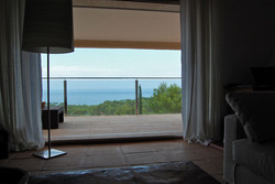 Villa CA'N VISTA Mallorca - Blick vom Wohnzimmer auf die Terrasse